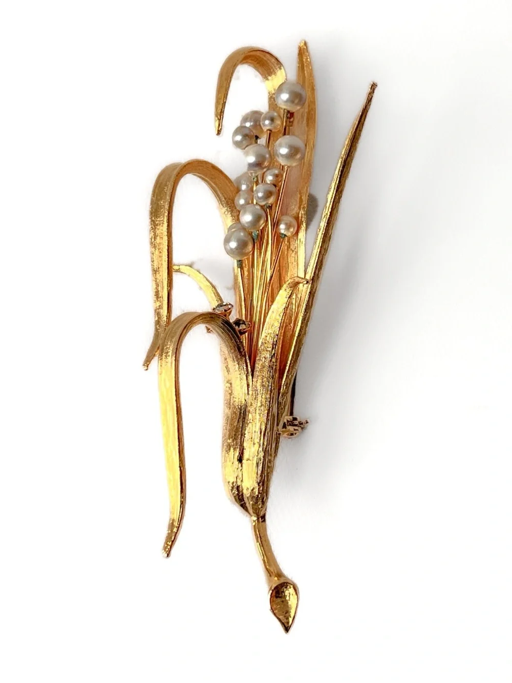 Vintage Richelieu Pearl Lily Gold Tone Brooch 1950’s